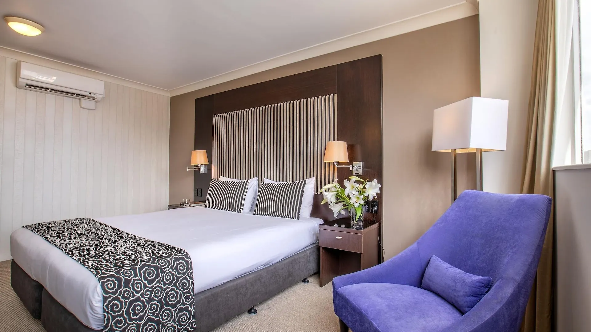 Mercure Wellington Abel Tasman contacts